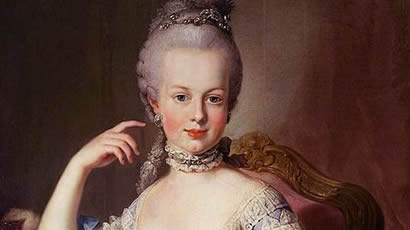 1237405994_top-10-hottest-historical-women_flash